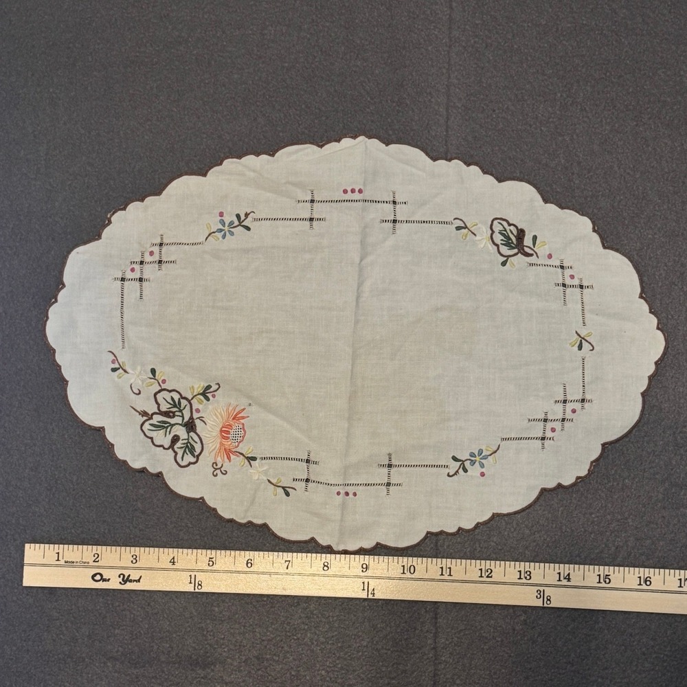 Vtg Embroidered Delicate White Oval Small Table Desk Runner Doily Flowers Cross
